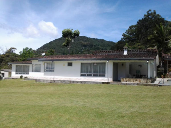Descubre la Vivienda Campestre en El Yarumo, La Ceja, Antioquia