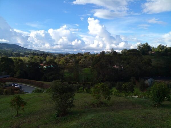 Exclusiva Propiedad en la Parcelación Asturias, La Ceja - Image 3